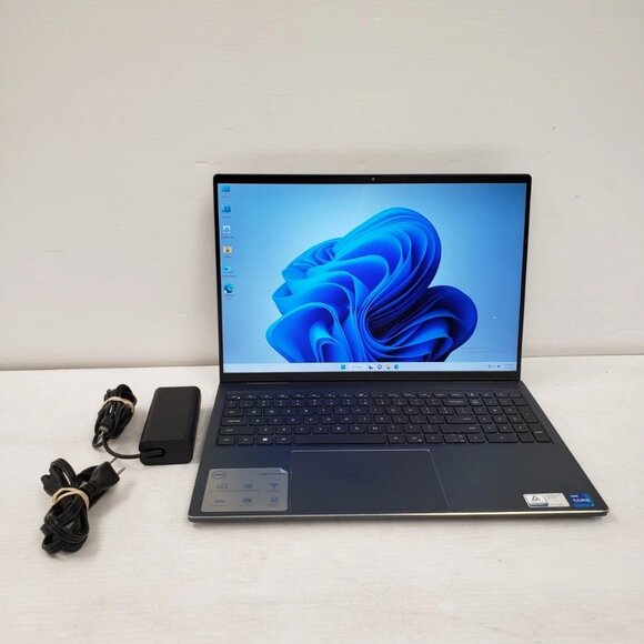 (39317-1) Dell P1071 Laptop - Picture 1 of 10